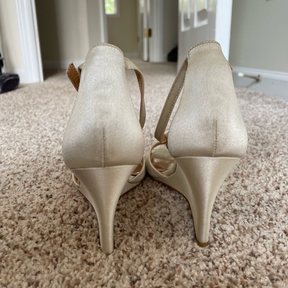 Badgley Mischka wedding shoes - Picture 4 of 5